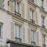 La plus petite maison de Paris : Un trésor architectural caché
